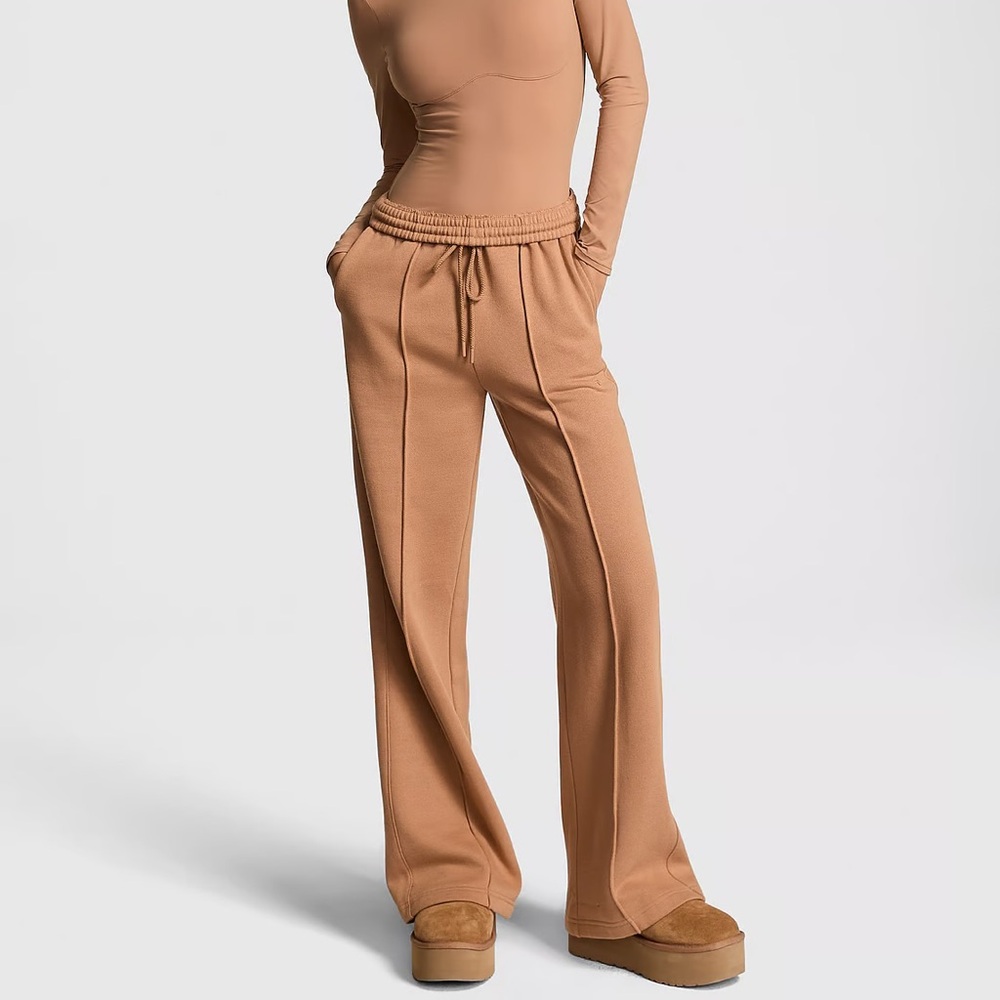 New‎  - PINK
IVY FLEECE CAMPUS SWEATPANTS